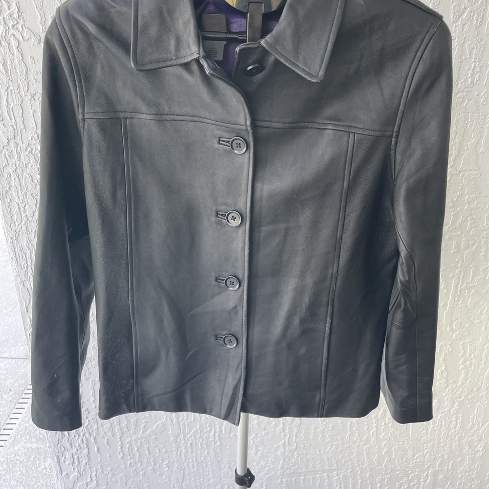 Black Leather Vintage Ladies Coat Collar Button Down Hip Length Size M. See Note